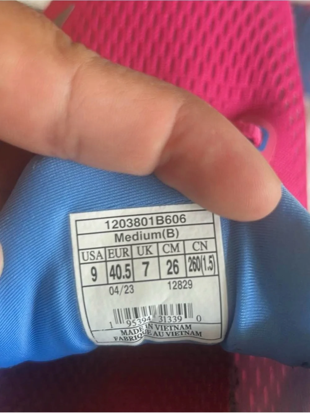 Brooks Hot Pink Women's Running Sneakers with Blue Trim